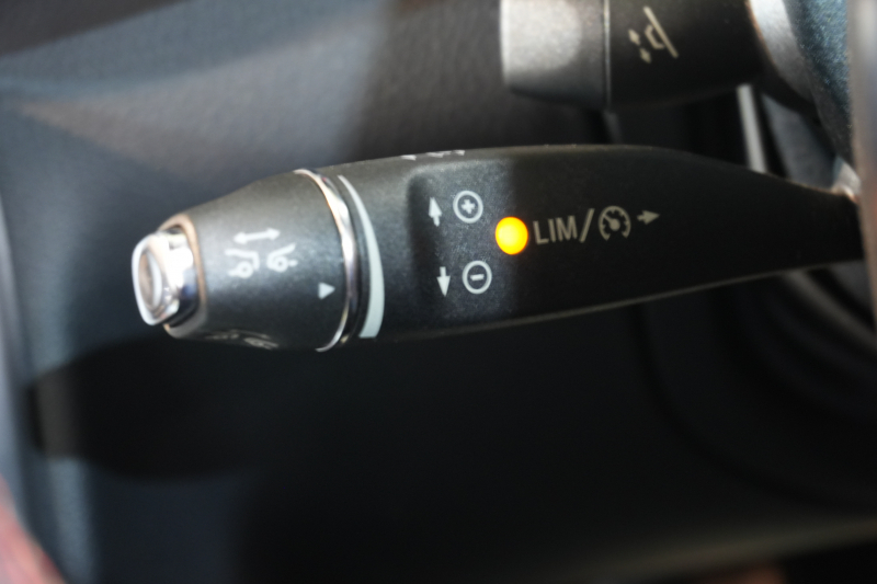 メルセデスベンツ SLKクラス SLK200 BE−EF AMGｽﾎﾟｰﾂ&ﾚｰﾀﾞｰP　ACC 黒革 ﾏｼﾞｯｸｽｶｲR HDDﾅﾋﾞ ﾌﾙｾｸﾞ BTｵｰﾃﾞｨｵ&TEL  AMGｴｱﾛ&18ｲﾝﾁAW ｷｾﾉﾝ　2年保証付