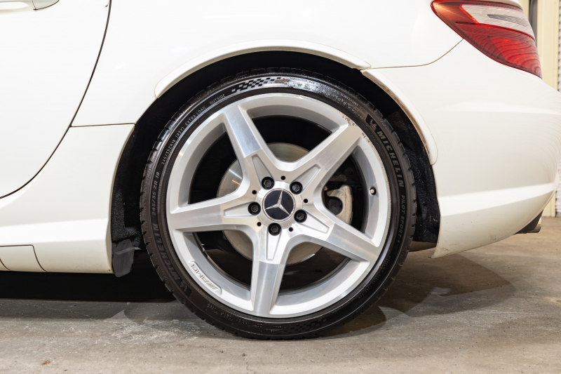メルセデスベンツ SLKクラス SLK200 BE−EF AMGｽﾎﾟｰﾂ&ﾚｰﾀﾞｰP　ACC 黒革 ﾏｼﾞｯｸｽｶｲR HDDﾅﾋﾞ ﾌﾙｾｸﾞ BTｵｰﾃﾞｨｵ&TEL  AMGｴｱﾛ&18ｲﾝﾁAW ｷｾﾉﾝ　2年保証付