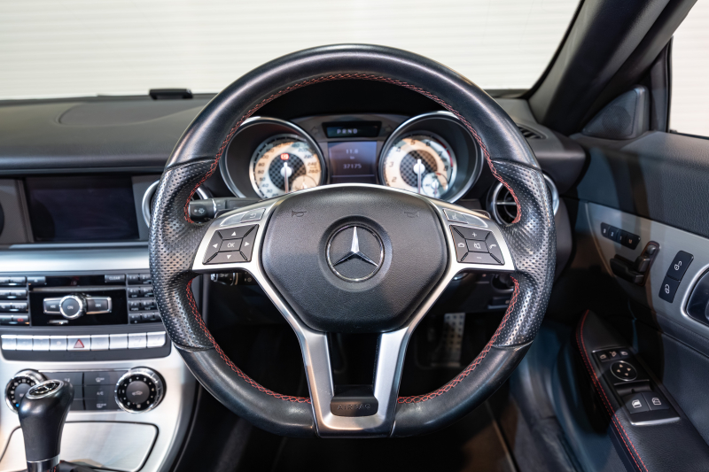 メルセデスベンツ SLKクラス SLK200 BE−EF AMGｽﾎﾟｰﾂ&ﾚｰﾀﾞｰP　ACC 黒革 ﾏｼﾞｯｸｽｶｲR HDDﾅﾋﾞ ﾌﾙｾｸﾞ BTｵｰﾃﾞｨｵ&TEL  AMGｴｱﾛ&18ｲﾝﾁAW ｷｾﾉﾝ　2年保証付