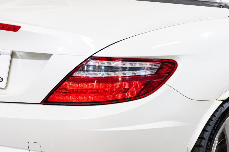 メルセデスベンツ SLKクラス SLK200 BE−EF AMGｽﾎﾟｰﾂ&ﾚｰﾀﾞｰP　ACC 黒革 ﾏｼﾞｯｸｽｶｲR HDDﾅﾋﾞ ﾌﾙｾｸﾞ BTｵｰﾃﾞｨｵ&TEL  AMGｴｱﾛ&18ｲﾝﾁAW ｷｾﾉﾝ　2年保証付