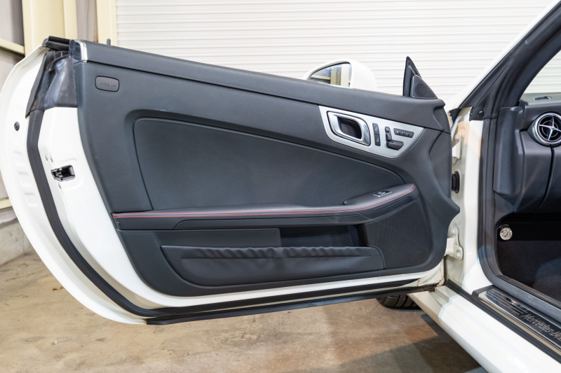 メルセデスベンツ SLKクラス SLK200 BE−EF AMGｽﾎﾟｰﾂ&ﾚｰﾀﾞｰP　ACC 黒革 ﾏｼﾞｯｸｽｶｲR HDDﾅﾋﾞ ﾌﾙｾｸﾞ BTｵｰﾃﾞｨｵ&TEL  AMGｴｱﾛ&18ｲﾝﾁAW ｷｾﾉﾝ　2年保証付
