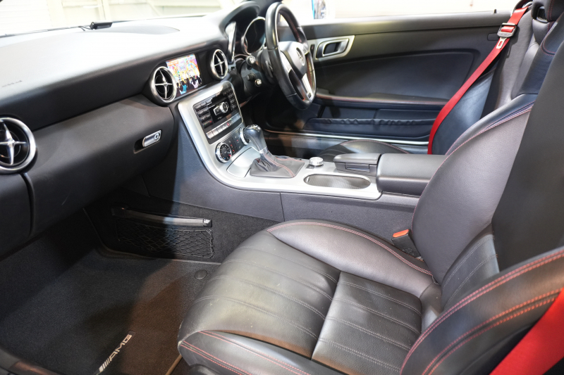 メルセデスベンツ SLKクラス SLK200 BE−EF AMGｽﾎﾟｰﾂ&ﾚｰﾀﾞｰP　ACC 黒革 ﾏｼﾞｯｸｽｶｲR HDDﾅﾋﾞ ﾌﾙｾｸﾞ BTｵｰﾃﾞｨｵ&TEL  AMGｴｱﾛ&18ｲﾝﾁAW ｷｾﾉﾝ　2年保証付