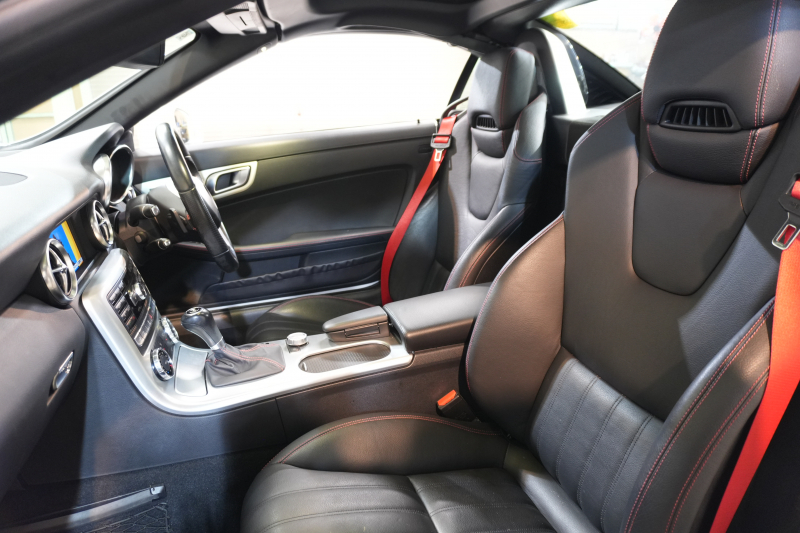 メルセデスベンツ SLKクラス SLK200 BE−EF AMGｽﾎﾟｰﾂ&ﾚｰﾀﾞｰP　ACC 黒革 ﾏｼﾞｯｸｽｶｲR HDDﾅﾋﾞ ﾌﾙｾｸﾞ BTｵｰﾃﾞｨｵ&TEL  AMGｴｱﾛ&18ｲﾝﾁAW ｷｾﾉﾝ　2年保証付