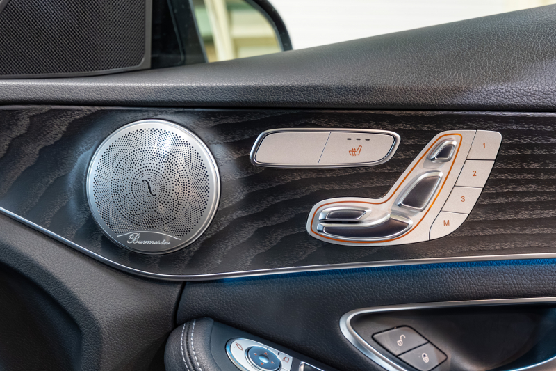 メルセデスベンツ Cクラス C220d ﾜｺﾞﾝ ﾛｰﾚｳｽED AMGﾗｲﾝ ﾚｰﾀﾞｰｾｰﾌﾃｨPKG　黒革 ｼｰﾄﾋｰﾀｰ 純正ﾅﾋﾞ ﾌﾙｾｸﾞTV BT Bｶﾒﾗ LEDﾍｯﾄﾞ ｴｱｻｽ 自動Rｹﾞｰﾄ AMGｴｱﾛ&18ｲﾝﾁAW　2年保証