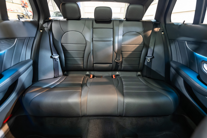 メルセデスベンツ Cクラス C220d ﾜｺﾞﾝ ﾛｰﾚｳｽED AMGﾗｲﾝ ﾚｰﾀﾞｰｾｰﾌﾃｨPKG　黒革 ｼｰﾄﾋｰﾀｰ 純正ﾅﾋﾞ ﾌﾙｾｸﾞTV BT Bｶﾒﾗ LEDﾍｯﾄﾞ ｴｱｻｽ 自動Rｹﾞｰﾄ AMGｴｱﾛ&18ｲﾝﾁAW　2年保証