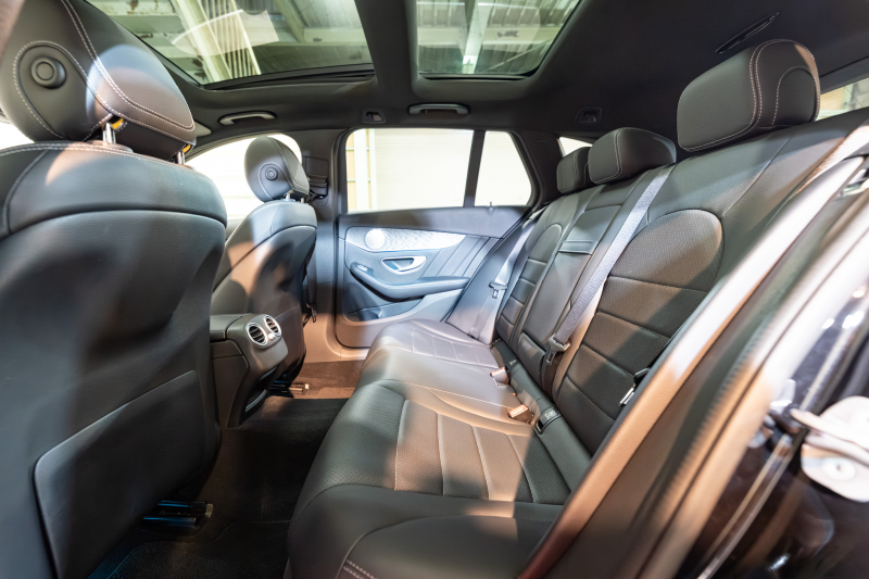 メルセデスベンツ Cクラス C220d ﾜｺﾞﾝ ﾛｰﾚｳｽED AMGﾗｲﾝ ﾚｰﾀﾞｰｾｰﾌﾃｨPKG　黒革 ｼｰﾄﾋｰﾀｰ 純正ﾅﾋﾞ ﾌﾙｾｸﾞTV BT Bｶﾒﾗ LEDﾍｯﾄﾞ ｴｱｻｽ 自動Rｹﾞｰﾄ AMGｴｱﾛ&18ｲﾝﾁAW　2年保証