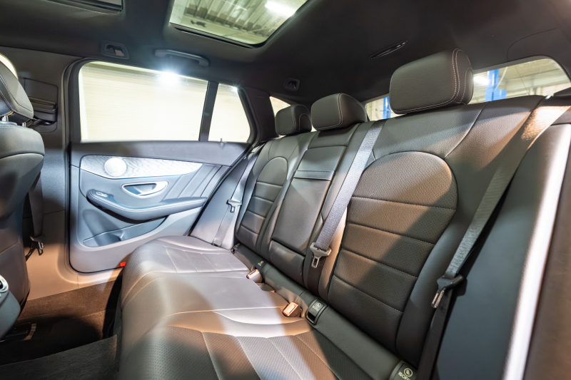 メルセデスベンツ Cクラス C220d ﾜｺﾞﾝ ﾛｰﾚｳｽED AMGﾗｲﾝ ﾚｰﾀﾞｰｾｰﾌﾃｨPKG　黒革 ｼｰﾄﾋｰﾀｰ 純正ﾅﾋﾞ ﾌﾙｾｸﾞTV BT Bｶﾒﾗ LEDﾍｯﾄﾞ ｴｱｻｽ 自動Rｹﾞｰﾄ AMGｴｱﾛ&18ｲﾝﾁAW　2年保証