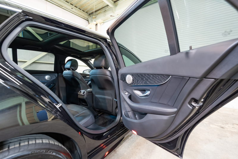 メルセデスベンツ Cクラス C220d ﾜｺﾞﾝ ﾛｰﾚｳｽED AMGﾗｲﾝ ﾚｰﾀﾞｰｾｰﾌﾃｨPKG　黒革 ｼｰﾄﾋｰﾀｰ 純正ﾅﾋﾞ ﾌﾙｾｸﾞTV BT Bｶﾒﾗ LEDﾍｯﾄﾞ ｴｱｻｽ 自動Rｹﾞｰﾄ AMGｴｱﾛ&18ｲﾝﾁAW　2年保証