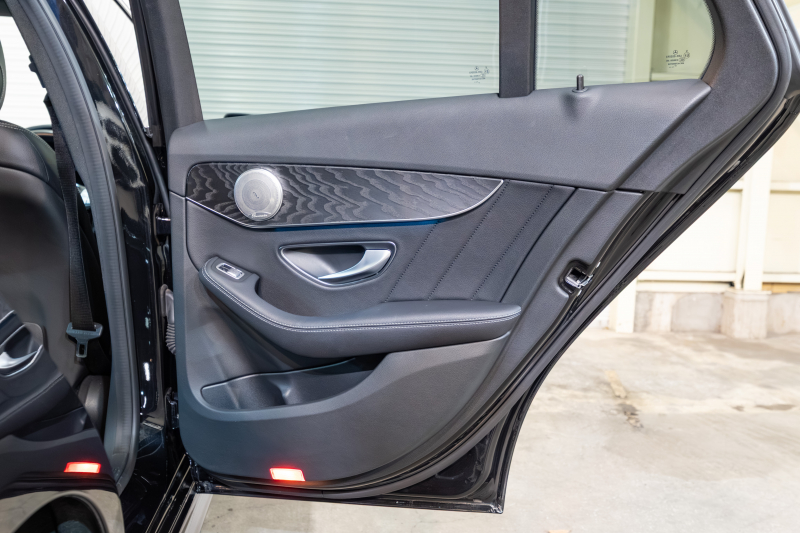 メルセデスベンツ Cクラス C220d ﾜｺﾞﾝ ﾛｰﾚｳｽED AMGﾗｲﾝ ﾚｰﾀﾞｰｾｰﾌﾃｨPKG　黒革 ｼｰﾄﾋｰﾀｰ 純正ﾅﾋﾞ ﾌﾙｾｸﾞTV BT Bｶﾒﾗ LEDﾍｯﾄﾞ ｴｱｻｽ 自動Rｹﾞｰﾄ AMGｴｱﾛ&18ｲﾝﾁAW　2年保証