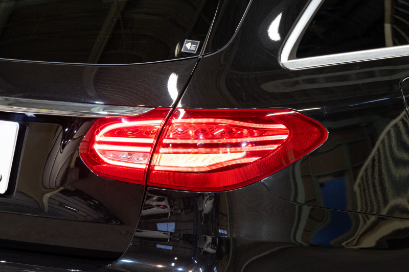 メルセデスベンツ Cクラス C220d ﾜｺﾞﾝ ﾛｰﾚｳｽED AMGﾗｲﾝ ﾚｰﾀﾞｰｾｰﾌﾃｨPKG　黒革 ｼｰﾄﾋｰﾀｰ 純正ﾅﾋﾞ ﾌﾙｾｸﾞTV BT Bｶﾒﾗ LEDﾍｯﾄﾞ ｴｱｻｽ 自動Rｹﾞｰﾄ AMGｴｱﾛ&18ｲﾝﾁAW　2年保証