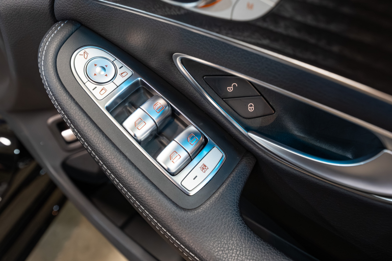 メルセデスベンツ Cクラス C220d ﾜｺﾞﾝ ﾛｰﾚｳｽED AMGﾗｲﾝ ﾚｰﾀﾞｰｾｰﾌﾃｨPKG　黒革 ｼｰﾄﾋｰﾀｰ 純正ﾅﾋﾞ ﾌﾙｾｸﾞTV BT Bｶﾒﾗ LEDﾍｯﾄﾞ ｴｱｻｽ 自動Rｹﾞｰﾄ AMGｴｱﾛ&18ｲﾝﾁAW　2年保証