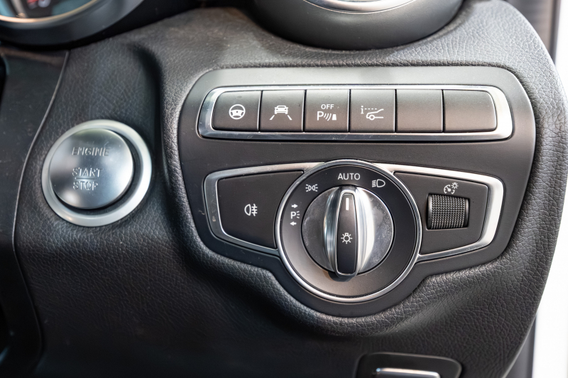 メルセデスベンツ Cクラス C200ﾜｺﾞﾝ ｽﾎﾟｰﾂ ﾚｰﾀﾞｰｾｰﾌﾃｨPKG　黒革 ｼｰﾄﾋｰﾀｰ HDDﾅﾋﾞ 純正ﾅﾋﾞ ﾌﾙｾｸﾞTV BT Bｶﾒﾗ LEDﾍｯﾄﾞ 自動Rｹﾞｰﾄ AMGｴｱﾛ&18ｲﾝﾁAW　2年保証付