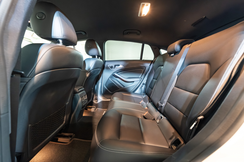 メルセデスベンツ CLAクラス CLA220 4MATIC  ｼｭｰﾃｨﾝｸﾞﾌﾞﾚｰｸ ﾚｰﾀﾞｰｾｰﾌﾃｨPKG　後期 Pｽﾀ 黒革 ｼｰﾄﾋｰﾀｰ 純正ﾅﾋﾞ ﾌﾙｾｸﾞTV CarPlay Bｶﾒﾗ PTS LEDﾍｯﾄﾞﾗｲﾄ ｱﾝﾋﾞｴﾝﾄ 18ｲﾝﾁAW　2年保証付