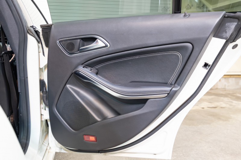 メルセデスベンツ CLAクラス CLA220 4MATIC  ｼｭｰﾃｨﾝｸﾞﾌﾞﾚｰｸ ﾚｰﾀﾞｰｾｰﾌﾃｨPKG　後期 Pｽﾀ 黒革 ｼｰﾄﾋｰﾀｰ 純正ﾅﾋﾞ ﾌﾙｾｸﾞTV CarPlay Bｶﾒﾗ PTS LEDﾍｯﾄﾞﾗｲﾄ ｱﾝﾋﾞｴﾝﾄ 18ｲﾝﾁAW　2年保証付