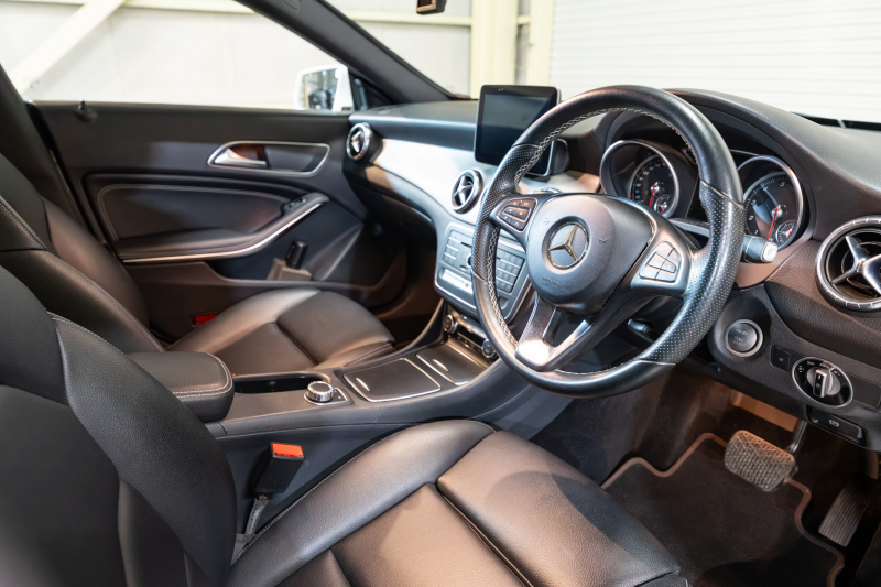 メルセデスベンツ CLAクラス CLA220 4MATIC  ｼｭｰﾃｨﾝｸﾞﾌﾞﾚｰｸ ﾚｰﾀﾞｰｾｰﾌﾃｨPKG　後期 Pｽﾀ 黒革 ｼｰﾄﾋｰﾀｰ 純正ﾅﾋﾞ ﾌﾙｾｸﾞTV CarPlay Bｶﾒﾗ PTS LEDﾍｯﾄﾞﾗｲﾄ ｱﾝﾋﾞｴﾝﾄ 18ｲﾝﾁAW　2年保証付