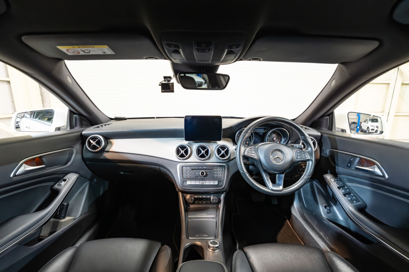 メルセデスベンツ CLAクラス CLA220 4MATIC  ｼｭｰﾃｨﾝｸﾞﾌﾞﾚｰｸ ﾚｰﾀﾞｰｾｰﾌﾃｨPKG　後期 Pｽﾀ 黒革 ｼｰﾄﾋｰﾀｰ 純正ﾅﾋﾞ ﾌﾙｾｸﾞTV CarPlay Bｶﾒﾗ PTS LEDﾍｯﾄﾞﾗｲﾄ ｱﾝﾋﾞｴﾝﾄ 18ｲﾝﾁAW　2年保証付