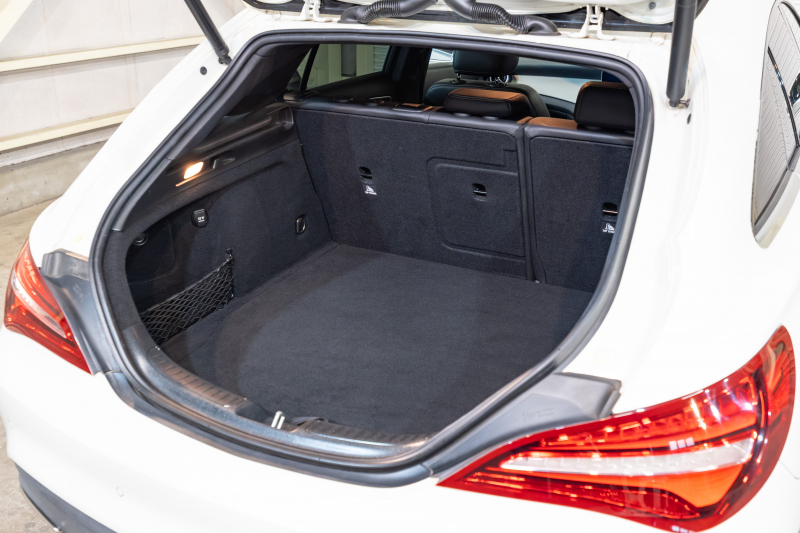 メルセデスベンツ CLAクラス CLA220 4MATIC  ｼｭｰﾃｨﾝｸﾞﾌﾞﾚｰｸ ﾚｰﾀﾞｰｾｰﾌﾃｨPKG　後期 Pｽﾀ 黒革 ｼｰﾄﾋｰﾀｰ 純正ﾅﾋﾞ ﾌﾙｾｸﾞTV CarPlay Bｶﾒﾗ PTS LEDﾍｯﾄﾞﾗｲﾄ ｱﾝﾋﾞｴﾝﾄ 18ｲﾝﾁAW　2年保証付