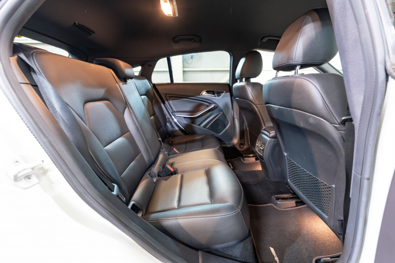 メルセデスベンツ CLAクラス CLA220 4MATIC  ｼｭｰﾃｨﾝｸﾞﾌﾞﾚｰｸ ﾚｰﾀﾞｰｾｰﾌﾃｨPKG　後期 Pｽﾀ 黒革 ｼｰﾄﾋｰﾀｰ 純正ﾅﾋﾞ ﾌﾙｾｸﾞTV CarPlay Bｶﾒﾗ PTS LEDﾍｯﾄﾞﾗｲﾄ ｱﾝﾋﾞｴﾝﾄ 18ｲﾝﾁAW　2年保証付