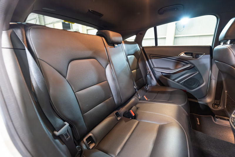 メルセデスベンツ CLAクラス CLA220 4MATIC  ｼｭｰﾃｨﾝｸﾞﾌﾞﾚｰｸ ﾚｰﾀﾞｰｾｰﾌﾃｨPKG　後期 Pｽﾀ 黒革 ｼｰﾄﾋｰﾀｰ 純正ﾅﾋﾞ ﾌﾙｾｸﾞTV CarPlay Bｶﾒﾗ PTS LEDﾍｯﾄﾞﾗｲﾄ ｱﾝﾋﾞｴﾝﾄ 18ｲﾝﾁAW　2年保証付