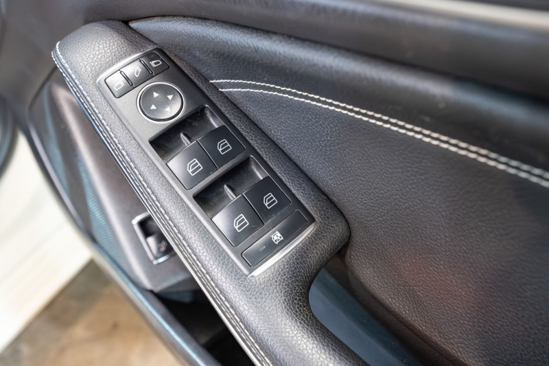 メルセデスベンツ CLAクラス CLA220 4MATIC  ｼｭｰﾃｨﾝｸﾞﾌﾞﾚｰｸ ﾚｰﾀﾞｰｾｰﾌﾃｨPKG　後期 Pｽﾀ 黒革 ｼｰﾄﾋｰﾀｰ 純正ﾅﾋﾞ ﾌﾙｾｸﾞTV CarPlay Bｶﾒﾗ PTS LEDﾍｯﾄﾞﾗｲﾄ ｱﾝﾋﾞｴﾝﾄ 18ｲﾝﾁAW　2年保証付