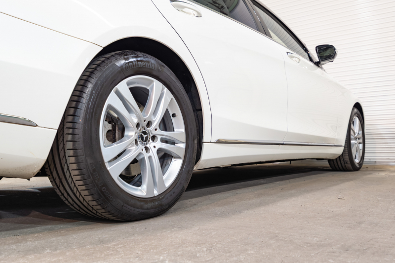 メルセデスベンツ Sクラス S560ﾛﾝｸﾞ ｼｮｰﾌｧｰPKG　後期 黒革 ﾊﾟﾉﾗﾏSR ﾅﾋﾞTV ｼｮｰﾌｧｰﾎﾟｼﾞｼｮﾝ ﾘｱｴﾝﾀｰ ｲｰｼﾞｰｸﾛｰｼﾞｬｰ 自動ﾄﾗﾝｸ ﾌｯﾄｵｰﾌﾟﾅｰ ｴｱﾊﾞﾗﾝｽP ﾏﾙﾁﾋﾞｰﾑLED　2年保証