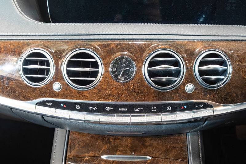 メルセデスベンツ Sクラス S560ﾛﾝｸﾞ ｼｮｰﾌｧｰPKG　後期 黒革 ﾊﾟﾉﾗﾏSR ﾅﾋﾞTV ｼｮｰﾌｧｰﾎﾟｼﾞｼｮﾝ ﾘｱｴﾝﾀｰ ｲｰｼﾞｰｸﾛｰｼﾞｬｰ 自動ﾄﾗﾝｸ ﾌｯﾄｵｰﾌﾟﾅｰ ｴｱﾊﾞﾗﾝｽP ﾏﾙﾁﾋﾞｰﾑLED　2年保証