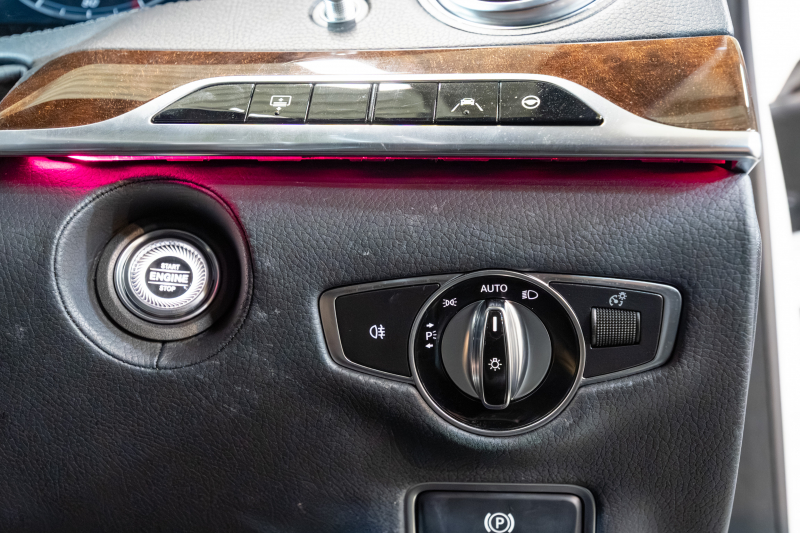 メルセデスベンツ Sクラス S560ﾛﾝｸﾞ ｼｮｰﾌｧｰPKG　後期 黒革 ﾊﾟﾉﾗﾏSR ﾅﾋﾞTV ｼｮｰﾌｧｰﾎﾟｼﾞｼｮﾝ ﾘｱｴﾝﾀｰ ｲｰｼﾞｰｸﾛｰｼﾞｬｰ 自動ﾄﾗﾝｸ ﾌｯﾄｵｰﾌﾟﾅｰ ｴｱﾊﾞﾗﾝｽP ﾏﾙﾁﾋﾞｰﾑLED　2年保証