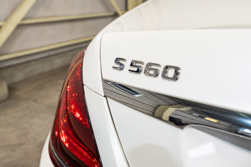 メルセデスベンツ Sクラス S560ﾛﾝｸﾞ ｼｮｰﾌｧｰPKG　後期 黒革 ﾊﾟﾉﾗﾏSR ﾅﾋﾞTV ｼｮｰﾌｧｰﾎﾟｼﾞｼｮﾝ ﾘｱｴﾝﾀｰ ｲｰｼﾞｰｸﾛｰｼﾞｬｰ 自動ﾄﾗﾝｸ ﾌｯﾄｵｰﾌﾟﾅｰ ｴｱﾊﾞﾗﾝｽP ﾏﾙﾁﾋﾞｰﾑLED　2年保証