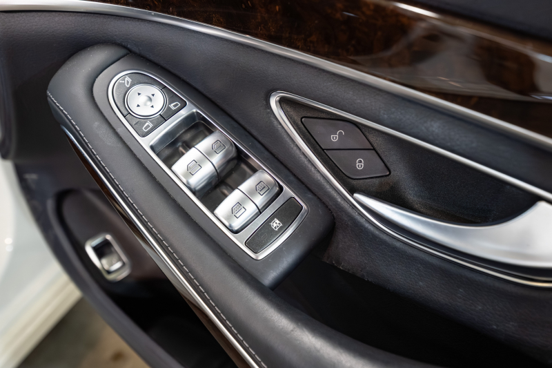 メルセデスベンツ Sクラス S560ﾛﾝｸﾞ ｼｮｰﾌｧｰPKG　後期 黒革 ﾊﾟﾉﾗﾏSR ﾅﾋﾞTV ｼｮｰﾌｧｰﾎﾟｼﾞｼｮﾝ ﾘｱｴﾝﾀｰ ｲｰｼﾞｰｸﾛｰｼﾞｬｰ 自動ﾄﾗﾝｸ ﾌｯﾄｵｰﾌﾟﾅｰ ｴｱﾊﾞﾗﾝｽP ﾏﾙﾁﾋﾞｰﾑLED　2年保証