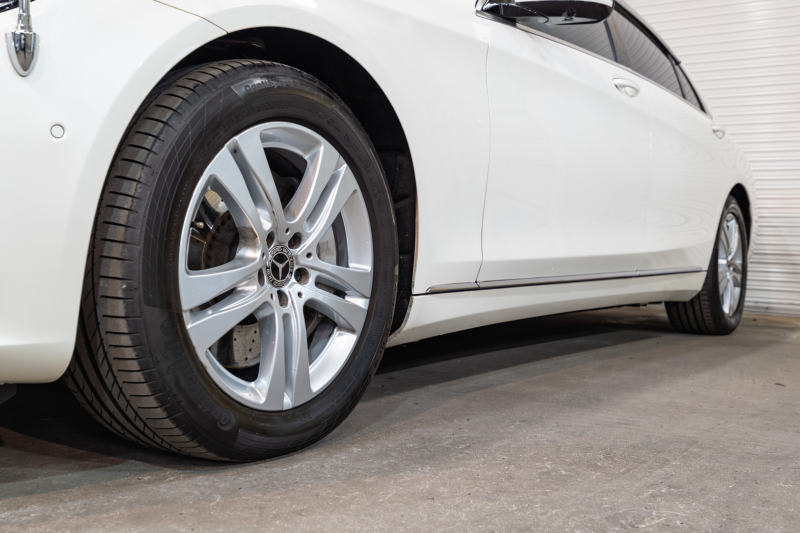 メルセデスベンツ Sクラス S560ﾛﾝｸﾞ ｼｮｰﾌｧｰPKG　後期 黒革 ﾊﾟﾉﾗﾏSR ﾅﾋﾞTV ｼｮｰﾌｧｰﾎﾟｼﾞｼｮﾝ ﾘｱｴﾝﾀｰ ｲｰｼﾞｰｸﾛｰｼﾞｬｰ 自動ﾄﾗﾝｸ ﾌｯﾄｵｰﾌﾟﾅｰ ｴｱﾊﾞﾗﾝｽP ﾏﾙﾁﾋﾞｰﾑLED　2年保証