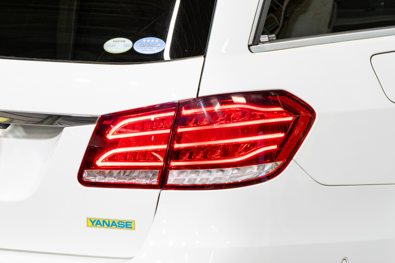 メルセデスベンツ Eクラス E250 ワゴン AVG AMGｽﾎﾟｰﾂ&ﾚｰﾀﾞｰｾｰﾌﾃｲPKG　 後期ﾓﾃﾞﾙ 黒革 ﾊﾟﾉﾗﾏｻﾝﾙｰﾌ ｼｰﾄﾋｰﾀｰ 純正ﾅﾋﾞ ﾌﾙｾｸﾞTV ﾊﾞｯｸｶﾒﾗ LEDﾍｯﾄﾞﾗｲﾄ AMGｴｱﾛ&18ｲﾝﾁAW　2年保証