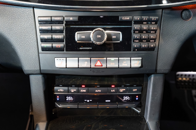メルセデスベンツ Eクラス E250 ワゴン AVG AMGｽﾎﾟｰﾂ&ﾚｰﾀﾞｰｾｰﾌﾃｲPKG　 後期ﾓﾃﾞﾙ 黒革 ﾊﾟﾉﾗﾏｻﾝﾙｰﾌ ｼｰﾄﾋｰﾀｰ 純正ﾅﾋﾞ ﾌﾙｾｸﾞTV ﾊﾞｯｸｶﾒﾗ LEDﾍｯﾄﾞﾗｲﾄ AMGｴｱﾛ&18ｲﾝﾁAW　2年保証