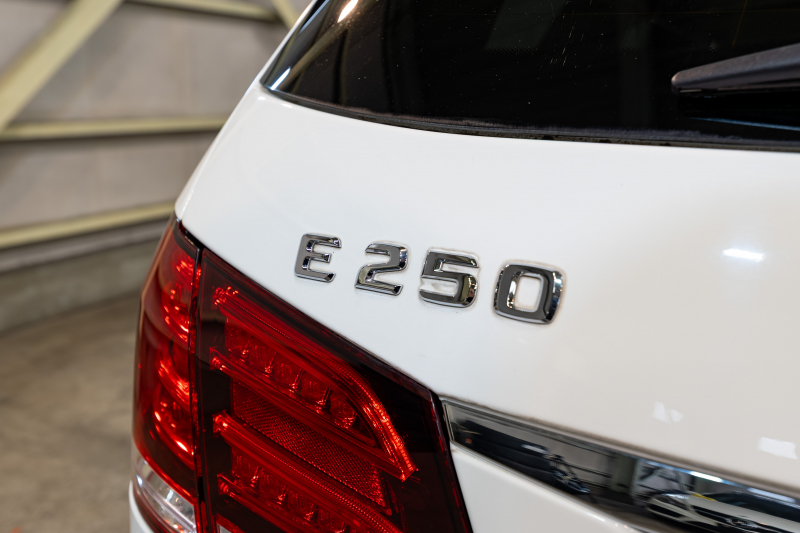 メルセデスベンツ Eクラス E250 ワゴン AVG AMGｽﾎﾟｰﾂ&ﾚｰﾀﾞｰｾｰﾌﾃｲPKG　 後期ﾓﾃﾞﾙ 黒革 ﾊﾟﾉﾗﾏｻﾝﾙｰﾌ ｼｰﾄﾋｰﾀｰ 純正ﾅﾋﾞ ﾌﾙｾｸﾞTV ﾊﾞｯｸｶﾒﾗ LEDﾍｯﾄﾞﾗｲﾄ AMGｴｱﾛ&18ｲﾝﾁAW　2年保証
