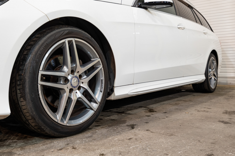 メルセデスベンツ Eクラス E250 ワゴン AVG AMGｽﾎﾟｰﾂ&ﾚｰﾀﾞｰｾｰﾌﾃｲPKG　 後期ﾓﾃﾞﾙ 黒革 ﾊﾟﾉﾗﾏｻﾝﾙｰﾌ ｼｰﾄﾋｰﾀｰ 純正ﾅﾋﾞ ﾌﾙｾｸﾞTV ﾊﾞｯｸｶﾒﾗ LEDﾍｯﾄﾞﾗｲﾄ AMGｴｱﾛ&18ｲﾝﾁAW　2年保証