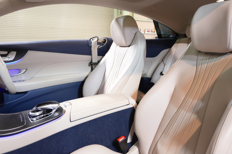 メルセデスベンツ Eクラス E300ｸｰﾍﾟ ｽﾎﾟｰﾂ ｴｸｽｸﾙｰｼﾌﾞ&ﾚｰﾀﾞｰｾｰﾌﾃｨP　ﾍﾞｰｼﾞｭ革 ﾋｰﾀｰ&ｸｰﾗｰ ﾘﾗｸｾﾞｰｼｮﾝ機能 ﾊﾟﾉﾗﾏSR ﾌﾙｾｸﾞTV CarPlay Burmester HUD 360ｶﾒﾗ ｴｱﾊﾞﾗﾝｽP AMGｴｱﾛ&19ｲﾝﾁAW　2年保証付