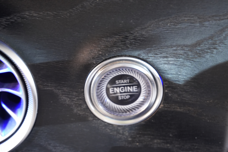 メルセデスベンツ Eクラス E300ｸｰﾍﾟ ｽﾎﾟｰﾂ ｴｸｽｸﾙｰｼﾌﾞ&ﾚｰﾀﾞｰｾｰﾌﾃｨP　ﾍﾞｰｼﾞｭ革 ﾋｰﾀｰ&ｸｰﾗｰ ﾘﾗｸｾﾞｰｼｮﾝ機能 ﾊﾟﾉﾗﾏSR ﾌﾙｾｸﾞTV CarPlay Burmester HUD 360ｶﾒﾗ ｴｱﾊﾞﾗﾝｽP AMGｴｱﾛ&19ｲﾝﾁAW　2年保証付