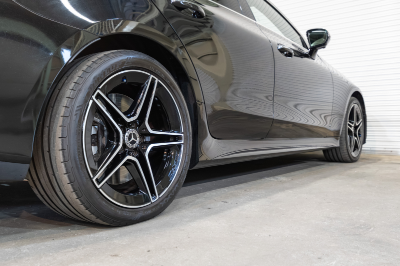 メルセデスベンツ CLS CLS450 4MATIC ｽﾎﾟｰﾂ ｴｸｽｸﾙｰｼﾌﾞ&ﾚｰﾀﾞｰｾｰﾌﾃｨPKG　ISG搭載 ACC 黒ﾅｯﾊﾟ革 ﾋｰﾀｰ&ｸｰﾗｰ ﾀﾞｲﾅﾐｯｸｼｰﾄ SR 純正ﾅﾋﾞ ﾌﾙｾｸﾞTV CarPlay Buremester ﾘﾗｸｾﾞｰｼｮﾝ機能 AMGｴｱﾛ&19AW　2年保証付