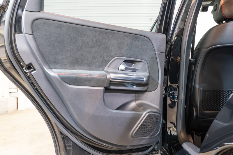 メルセデスベンツ Bクラス B200d AMGﾗｲﾝ ﾅﾋﾞｹﾞｰｼｮﾝ&ﾚｰﾀﾞｰｾｰﾌﾃｨPKG　1ｵｰﾅｰ 黒半革 ｼｰﾄﾋｰﾀｰ MBUXﾅﾋﾞ ﾌﾙｾｸﾞTV Bｶﾒﾗ ﾜｲﾔﾚｽﾁｬｰｼﾞ PTS ﾏﾙﾁﾋﾞｰﾑLED 自動Rｹﾞｰﾄ&ﾊﾝｽﾞﾌﾘｰA AMGｴｱﾛ&18AW　2年保証