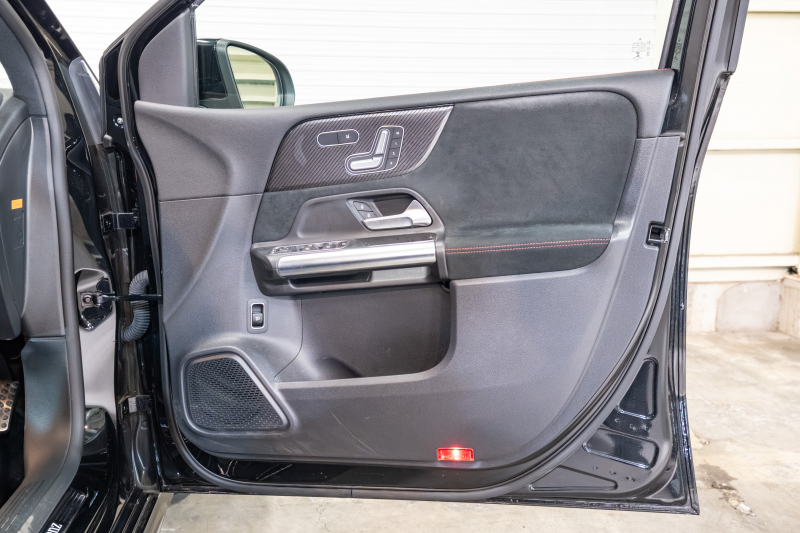 メルセデスベンツ Bクラス B200d AMGﾗｲﾝ ﾅﾋﾞｹﾞｰｼｮﾝ&ﾚｰﾀﾞｰｾｰﾌﾃｨPKG　1ｵｰﾅｰ 黒半革 ｼｰﾄﾋｰﾀｰ MBUXﾅﾋﾞ ﾌﾙｾｸﾞTV Bｶﾒﾗ ﾜｲﾔﾚｽﾁｬｰｼﾞ PTS ﾏﾙﾁﾋﾞｰﾑLED 自動Rｹﾞｰﾄ&ﾊﾝｽﾞﾌﾘｰA AMGｴｱﾛ&18AW　2年保証