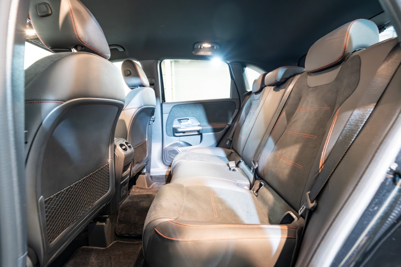 メルセデスベンツ Bクラス B200d AMGﾗｲﾝ ﾅﾋﾞｹﾞｰｼｮﾝ&ﾚｰﾀﾞｰｾｰﾌﾃｨPKG　1ｵｰﾅｰ 黒半革 ｼｰﾄﾋｰﾀｰ MBUXﾅﾋﾞ ﾌﾙｾｸﾞTV Bｶﾒﾗ ﾜｲﾔﾚｽﾁｬｰｼﾞ PTS ﾏﾙﾁﾋﾞｰﾑLED 自動Rｹﾞｰﾄ&ﾊﾝｽﾞﾌﾘｰA AMGｴｱﾛ&18AW　2年保証