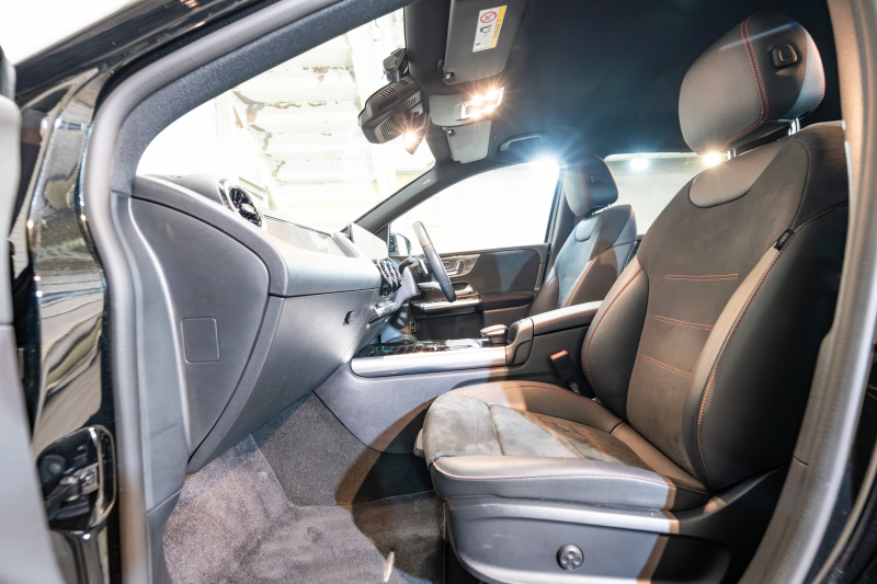 メルセデスベンツ Bクラス B200d AMGﾗｲﾝ ﾅﾋﾞｹﾞｰｼｮﾝ&ﾚｰﾀﾞｰｾｰﾌﾃｨPKG　1ｵｰﾅｰ 黒半革 ｼｰﾄﾋｰﾀｰ MBUXﾅﾋﾞ ﾌﾙｾｸﾞTV Bｶﾒﾗ ﾜｲﾔﾚｽﾁｬｰｼﾞ PTS ﾏﾙﾁﾋﾞｰﾑLED 自動Rｹﾞｰﾄ&ﾊﾝｽﾞﾌﾘｰA AMGｴｱﾛ&18AW　2年保証