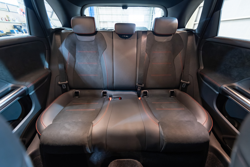 メルセデスベンツ Bクラス B200d AMGﾗｲﾝ ﾅﾋﾞｹﾞｰｼｮﾝ&ﾚｰﾀﾞｰｾｰﾌﾃｨPKG　1ｵｰﾅｰ 黒半革 ｼｰﾄﾋｰﾀｰ MBUXﾅﾋﾞ ﾌﾙｾｸﾞTV Bｶﾒﾗ ﾜｲﾔﾚｽﾁｬｰｼﾞ PTS ﾏﾙﾁﾋﾞｰﾑLED 自動Rｹﾞｰﾄ&ﾊﾝｽﾞﾌﾘｰA AMGｴｱﾛ&18AW　2年保証