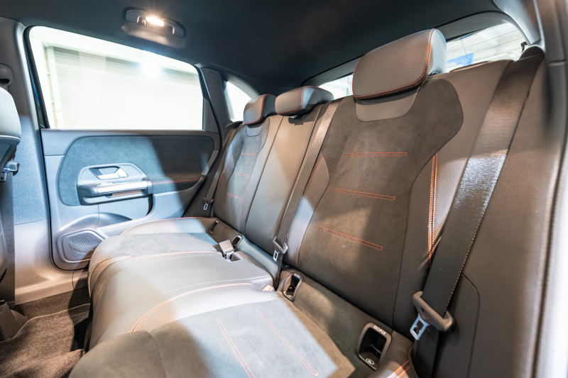 メルセデスベンツ Bクラス B200d AMGﾗｲﾝ ﾅﾋﾞｹﾞｰｼｮﾝ&ﾚｰﾀﾞｰｾｰﾌﾃｨPKG　1ｵｰﾅｰ 黒半革 ｼｰﾄﾋｰﾀｰ MBUXﾅﾋﾞ ﾌﾙｾｸﾞTV Bｶﾒﾗ ﾜｲﾔﾚｽﾁｬｰｼﾞ PTS ﾏﾙﾁﾋﾞｰﾑLED 自動Rｹﾞｰﾄ&ﾊﾝｽﾞﾌﾘｰA AMGｴｱﾛ&18AW　2年保証