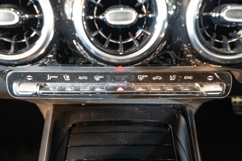 メルセデスベンツ Bクラス B200d AMGﾗｲﾝ ﾅﾋﾞｹﾞｰｼｮﾝ&ﾚｰﾀﾞｰｾｰﾌﾃｨPKG　1ｵｰﾅｰ 黒半革 ｼｰﾄﾋｰﾀｰ MBUXﾅﾋﾞ ﾌﾙｾｸﾞTV Bｶﾒﾗ ﾜｲﾔﾚｽﾁｬｰｼﾞ PTS ﾏﾙﾁﾋﾞｰﾑLED 自動Rｹﾞｰﾄ&ﾊﾝｽﾞﾌﾘｰA AMGｴｱﾛ&18AW　2年保証