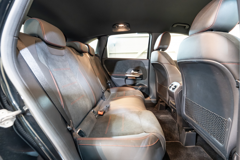 メルセデスベンツ Bクラス B200d AMGﾗｲﾝ ﾅﾋﾞｹﾞｰｼｮﾝ&ﾚｰﾀﾞｰｾｰﾌﾃｨPKG　1ｵｰﾅｰ 黒半革 ｼｰﾄﾋｰﾀｰ MBUXﾅﾋﾞ ﾌﾙｾｸﾞTV Bｶﾒﾗ ﾜｲﾔﾚｽﾁｬｰｼﾞ PTS ﾏﾙﾁﾋﾞｰﾑLED 自動Rｹﾞｰﾄ&ﾊﾝｽﾞﾌﾘｰA AMGｴｱﾛ&18AW　2年保証