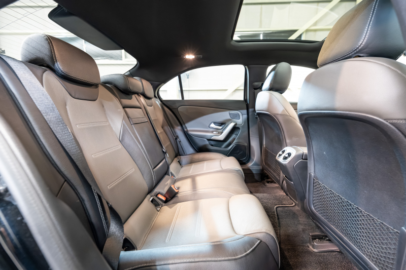 メルセデスベンツ Aクラス A250ｾﾀﾞﾝ 4MATIC AMGﾗｲﾝ ﾚｻﾞｰEXC&ｱﾄﾞﾊﾞﾝｽﾄﾞ&ﾅﾋﾞｹﾞｰｼｮﾝ&ﾚｰﾀﾞｰSP　黒灰革 ﾊﾟﾉﾗﾏSR MBUXﾅﾋﾞ ﾌﾙｾｸﾞ 360ｶﾒﾗ ﾜｲﾔﾚｽﾁｬｰｼﾞ ﾍｯﾄﾞｱｯﾌﾟD ADVｽﾋﾟｰｶｰ LEDﾍｯﾄﾞﾗｲﾄ　2年保証