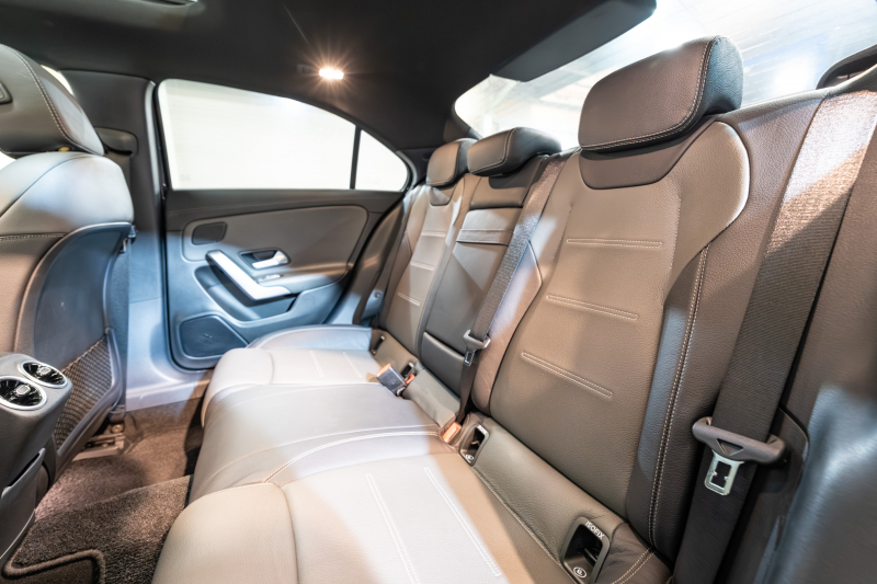 メルセデスベンツ Aクラス A250ｾﾀﾞﾝ 4MATIC AMGﾗｲﾝ ﾚｻﾞｰEXC&ｱﾄﾞﾊﾞﾝｽﾄﾞ&ﾅﾋﾞｹﾞｰｼｮﾝ&ﾚｰﾀﾞｰSP　黒灰革 ﾊﾟﾉﾗﾏSR MBUXﾅﾋﾞ ﾌﾙｾｸﾞ 360ｶﾒﾗ ﾜｲﾔﾚｽﾁｬｰｼﾞ ﾍｯﾄﾞｱｯﾌﾟD ADVｽﾋﾟｰｶｰ LEDﾍｯﾄﾞﾗｲﾄ　2年保証