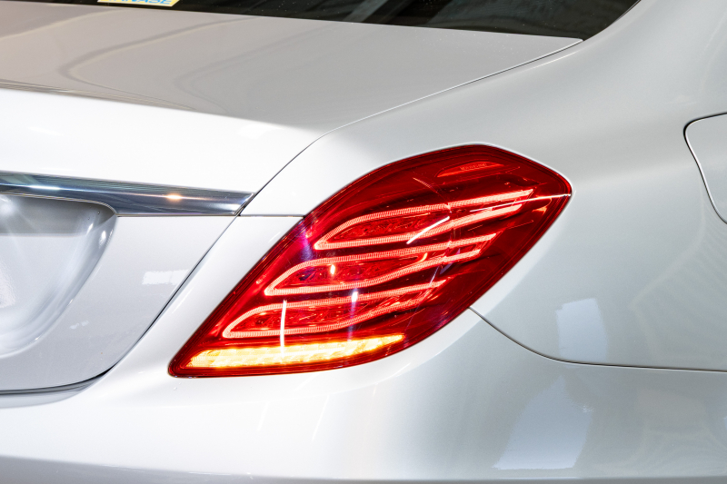 メルセデスベンツ Sクラス S550ﾛﾝｸﾞ AMGﾗｲﾝ ｼｮｰﾌｧｰ&ﾚｰﾀﾞｰｾｰﾌﾃｨPKG　黒革 ｼｰﾄﾋｰﾀｰ&ｸｰﾗｰ ﾊﾟﾉﾗﾏSR 純正ﾅﾋﾞ ﾌﾙｾｸﾞTV ﾘｱｴﾝﾀｰ 360ｶﾒﾗ Burmester 自動ﾄﾗﾝｸ&ﾊﾝｽﾞﾌﾘｰA LEDﾗｲﾄ AMGｴｱﾛ&19ｲﾝﾁAW　2年保証