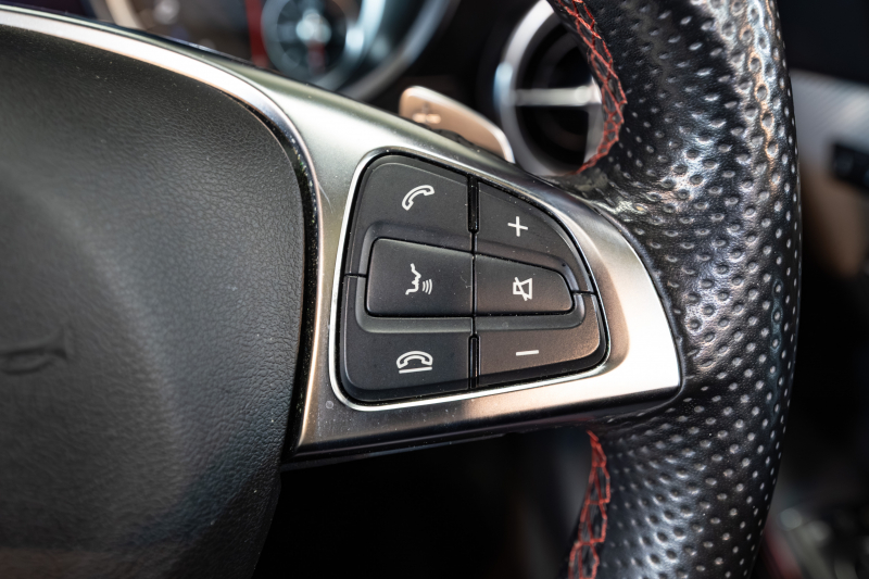 メルセデスベンツ SLCクラス SLC180 ｽﾎﾟｰﾂ ﾚｰﾀﾞｰSP　黒革 ｼｰﾄﾋｰﾀｰ 純正ﾅﾋﾞ ﾌﾙｾｸﾞTV CarPlay ﾊﾞｯｸｶﾒﾗ  LEDﾍｯﾄﾞ AMGｴｱﾛ&18AW　2年保証