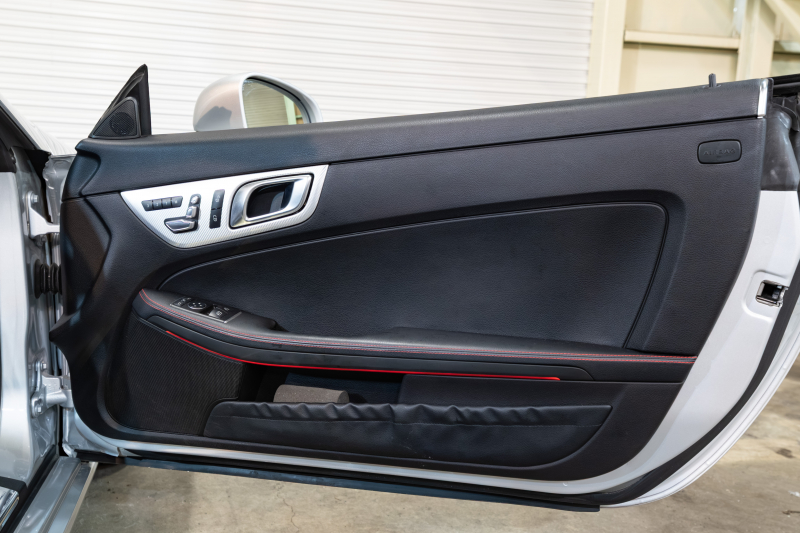 メルセデスベンツ SLCクラス SLC180 ｽﾎﾟｰﾂ ﾚｰﾀﾞｰSP　黒革 ｼｰﾄﾋｰﾀｰ 純正ﾅﾋﾞ ﾌﾙｾｸﾞTV CarPlay ﾊﾞｯｸｶﾒﾗ  LEDﾍｯﾄﾞ AMGｴｱﾛ&18AW　2年保証